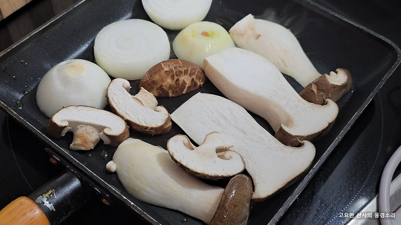 img.png?credential=yqXZFxpELC7KVnFOS48ylbz2pIh7yKj8&expires=1756652399&allow_ip=&allow_referer=&signature=4D9ueNfE5FIwEOxWIHh%2BkQpM23M%3D