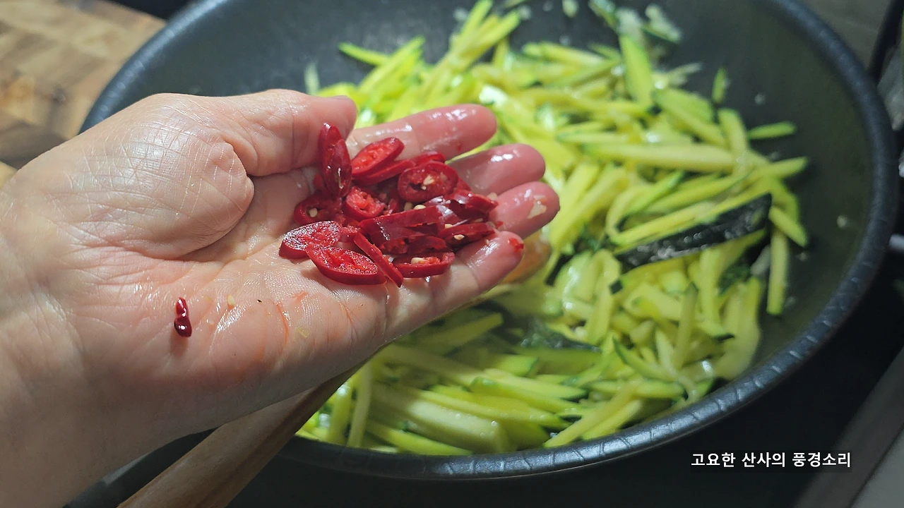 img.png?credential=yqXZFxpELC7KVnFOS48ylbz2pIh7yKj8&expires=1761922799&allow_ip=&allow_referer=&signature=s9YQFJB5d86lFU%2FEn9iKk6xI9to%3D