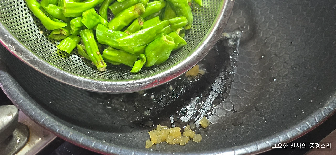 img.png?credential=yqXZFxpELC7KVnFOS48ylbz2pIh7yKj8&expires=1756652399&allow_ip=&allow_referer=&signature=kEr%2BR1zAv%2FLleKbhJuDzpK%2F58is%3D