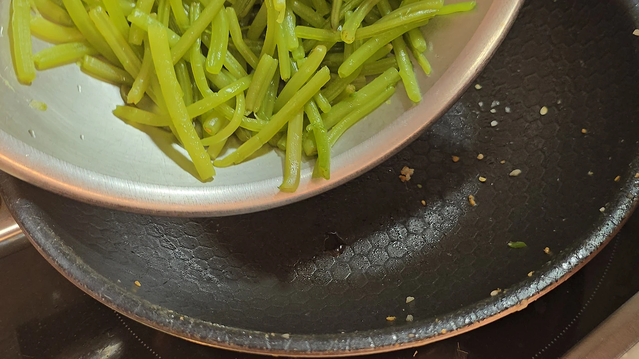 img.jpg?credential=yqXZFxpELC7KVnFOS48ylbz2pIh7yKj8&expires=1759244399&allow_ip=&allow_referer=&signature=SrCYBcCfWJGHjCYiBR9n8NmSacE%3D