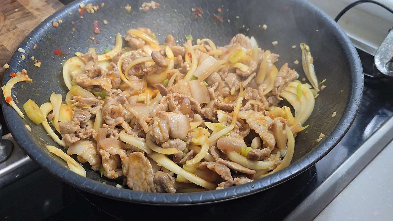 img.jpg?credential=yqXZFxpELC7KVnFOS48ylbz2pIh7yKj8&expires=1764514799&allow_ip=&allow_referer=&signature=yVjMXJ6jsJ6DNK%2BBx3L78WelRLo%3D