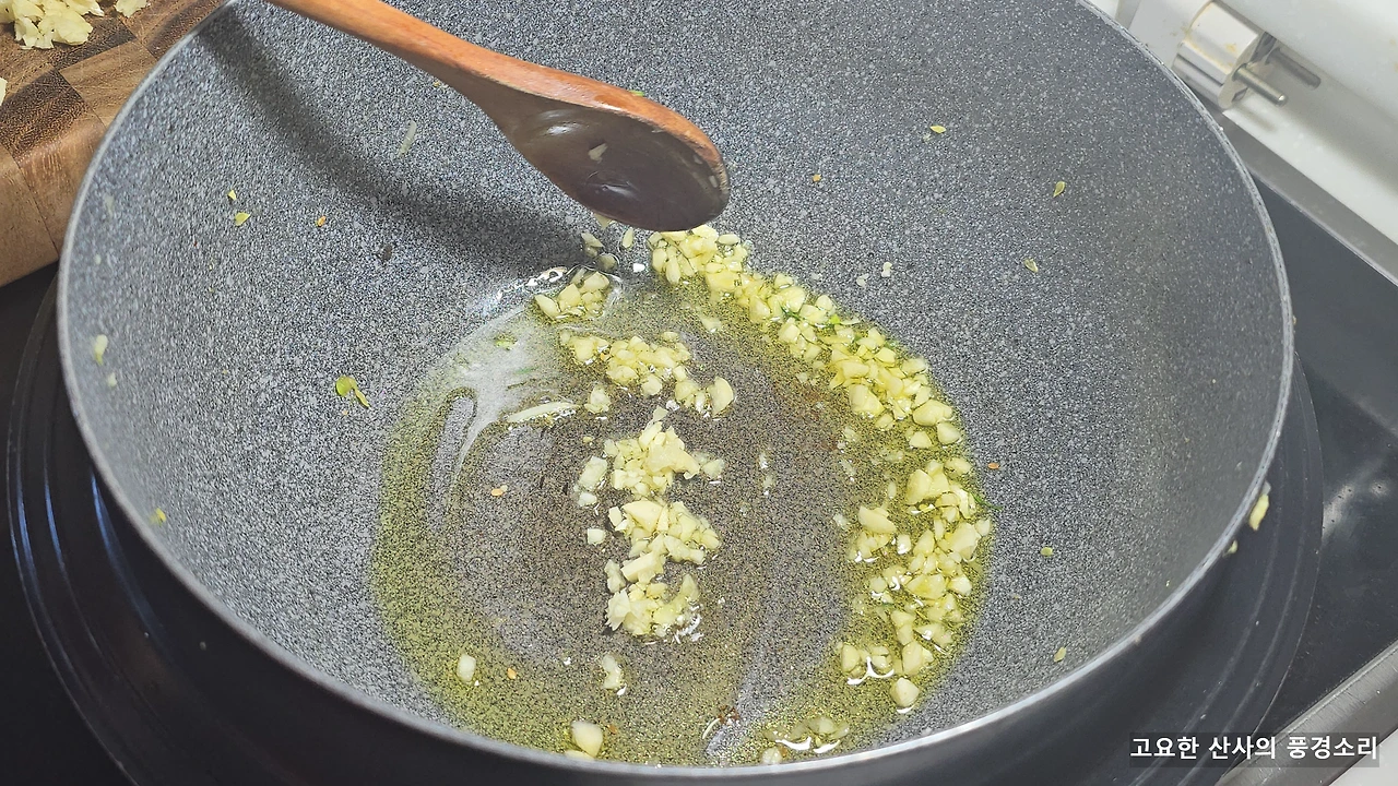 img.png?credential=yqXZFxpELC7KVnFOS48ylbz2pIh7yKj8&expires=1767193199&allow_ip=&allow_referer=&signature=d0Gpia6l7r%2FPahMO0q6M%2FLtul9c%3D