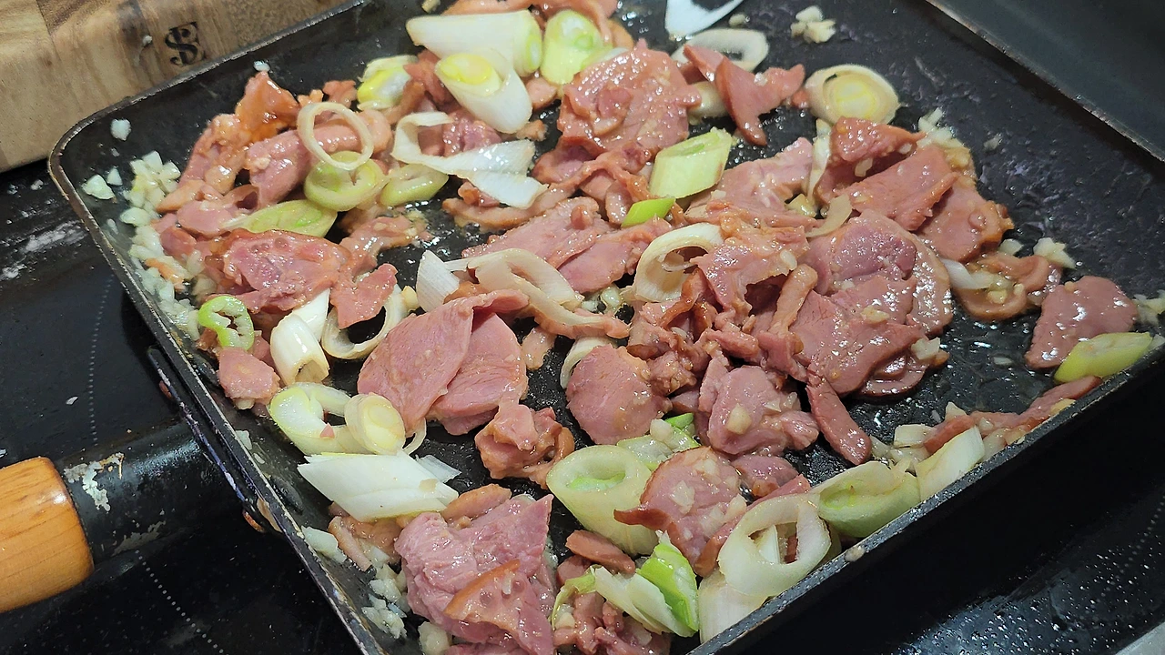 img.jpg?credential=yqXZFxpELC7KVnFOS48ylbz2pIh7yKj8&expires=1761922799&allow_ip=&allow_referer=&signature=63FZ985%2BZwD8E%2BiwU3lWCzW71eI%3D