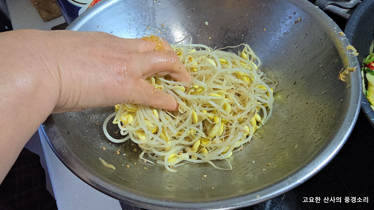 img.png?credential=yqXZFxpELC7KVnFOS48ylbz2pIh7yKj8&expires=1764514799&allow_ip=&allow_referer=&signature=LXUeTjDjppnD5MXJ%2FUeL4xhKJDQ%3D