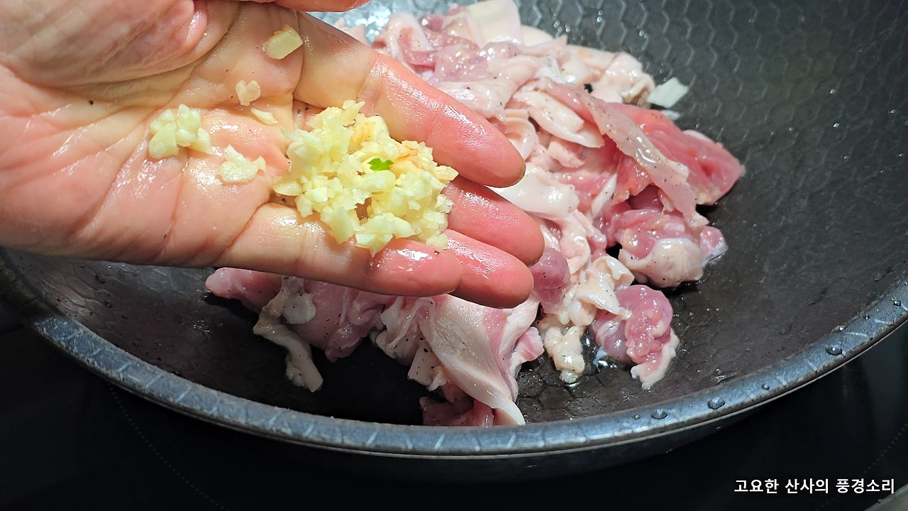 img.png?credential=yqXZFxpELC7KVnFOS48ylbz2pIh7yKj8&expires=1767193199&allow_ip=&allow_referer=&signature=xBpk5brwvpYL22c%2BwqP1H%2Bai9xI%3D