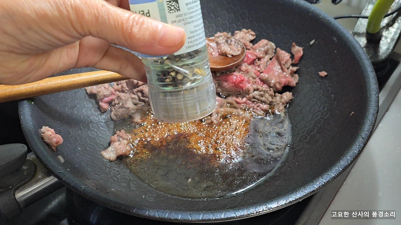 img.png?credential=yqXZFxpELC7KVnFOS48ylbz2pIh7yKj8&expires=1764514799&allow_ip=&allow_referer=&signature=GCcZAg74bJjZRGMkGKAcbbOjjME%3D