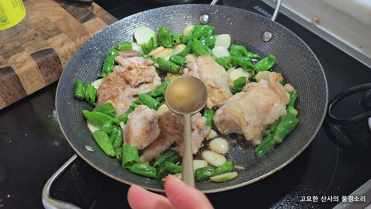 img.png?credential=yqXZFxpELC7KVnFOS48ylbz2pIh7yKj8&expires=1761922799&allow_ip=&allow_referer=&signature=x5SoMsqrf3h%2FyBRuwk7zxvGzR9o%3D