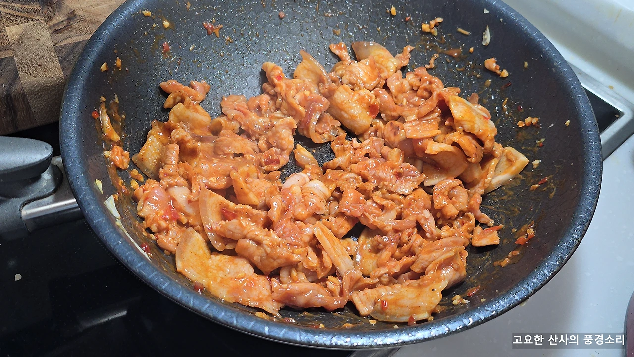 img.png?credential=yqXZFxpELC7KVnFOS48ylbz2pIh7yKj8&expires=1764514799&allow_ip=&allow_referer=&signature=UP3PoSHjAul6m%2BobyNbT7DmTgZE%3D