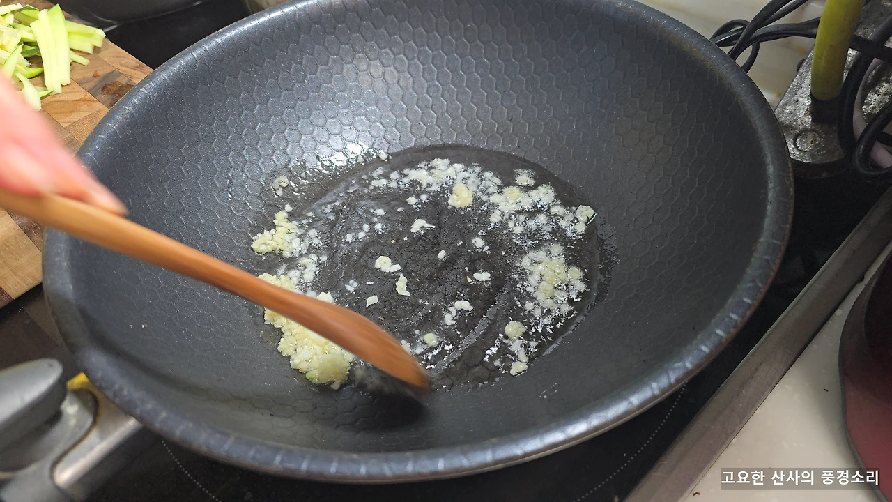 img.png?credential=yqXZFxpELC7KVnFOS48ylbz2pIh7yKj8&expires=1764514799&allow_ip=&allow_referer=&signature=nQ4dejUuefb5DkGYcylKDY3NlL0%3D