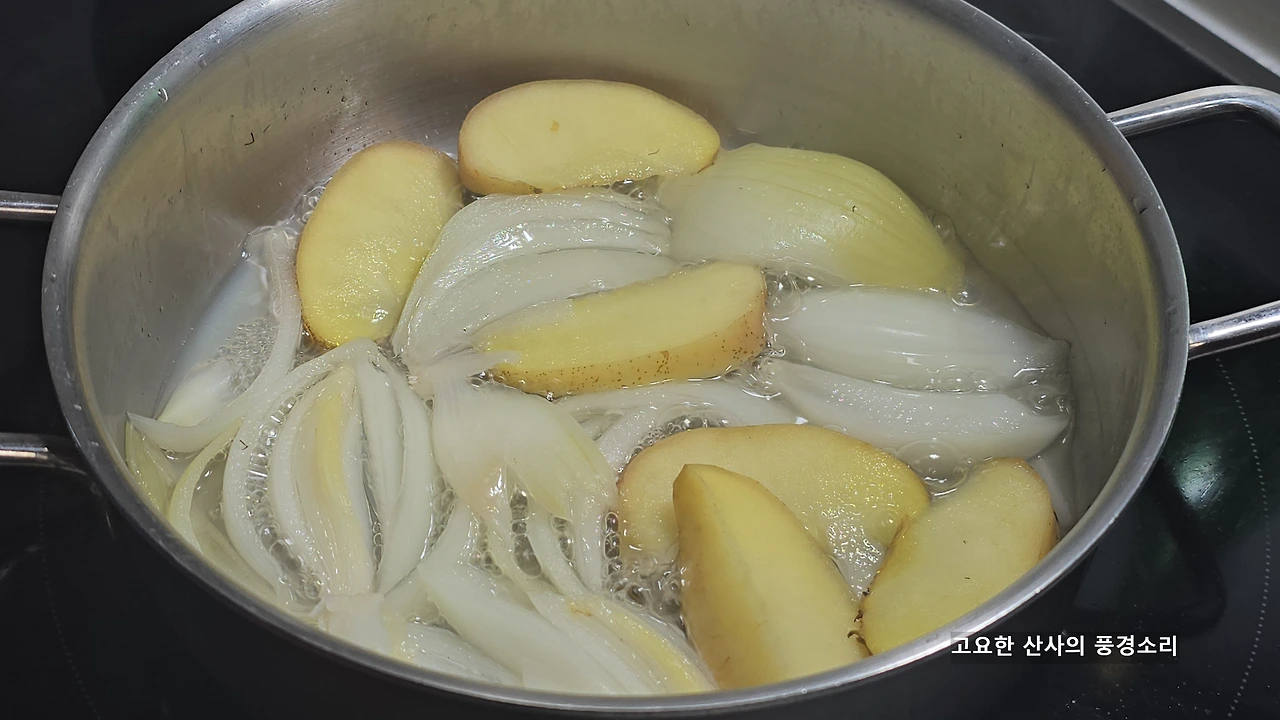 img.png?credential=yqXZFxpELC7KVnFOS48ylbz2pIh7yKj8&expires=1767193199&allow_ip=&allow_referer=&signature=lcuZEQlFINURY2Lq8UySZ4H99jg%3D