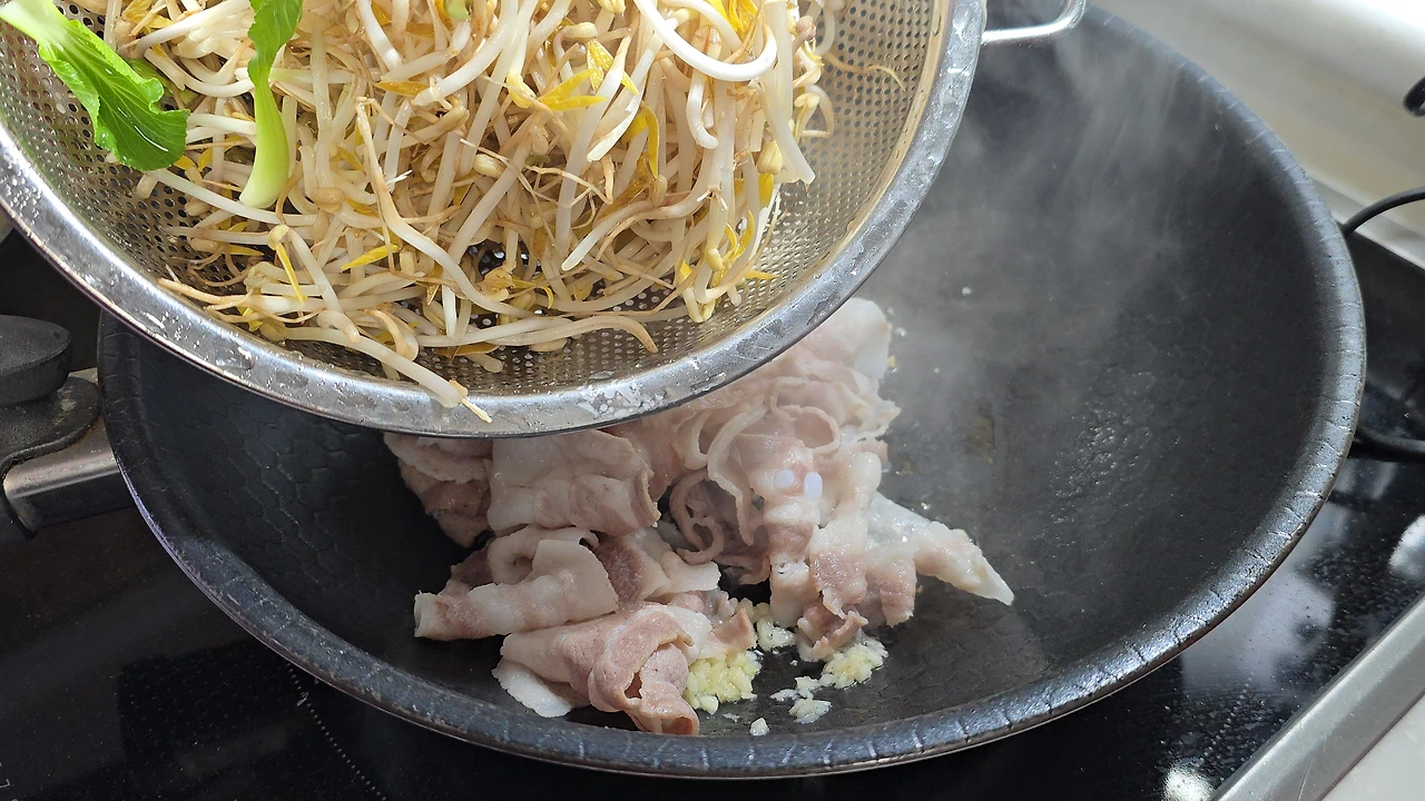 img.jpg?credential=yqXZFxpELC7KVnFOS48ylbz2pIh7yKj8&expires=1764514799&allow_ip=&allow_referer=&signature=S9i4BM9WuVCwcnMGlCr1MyCLPu0%3D