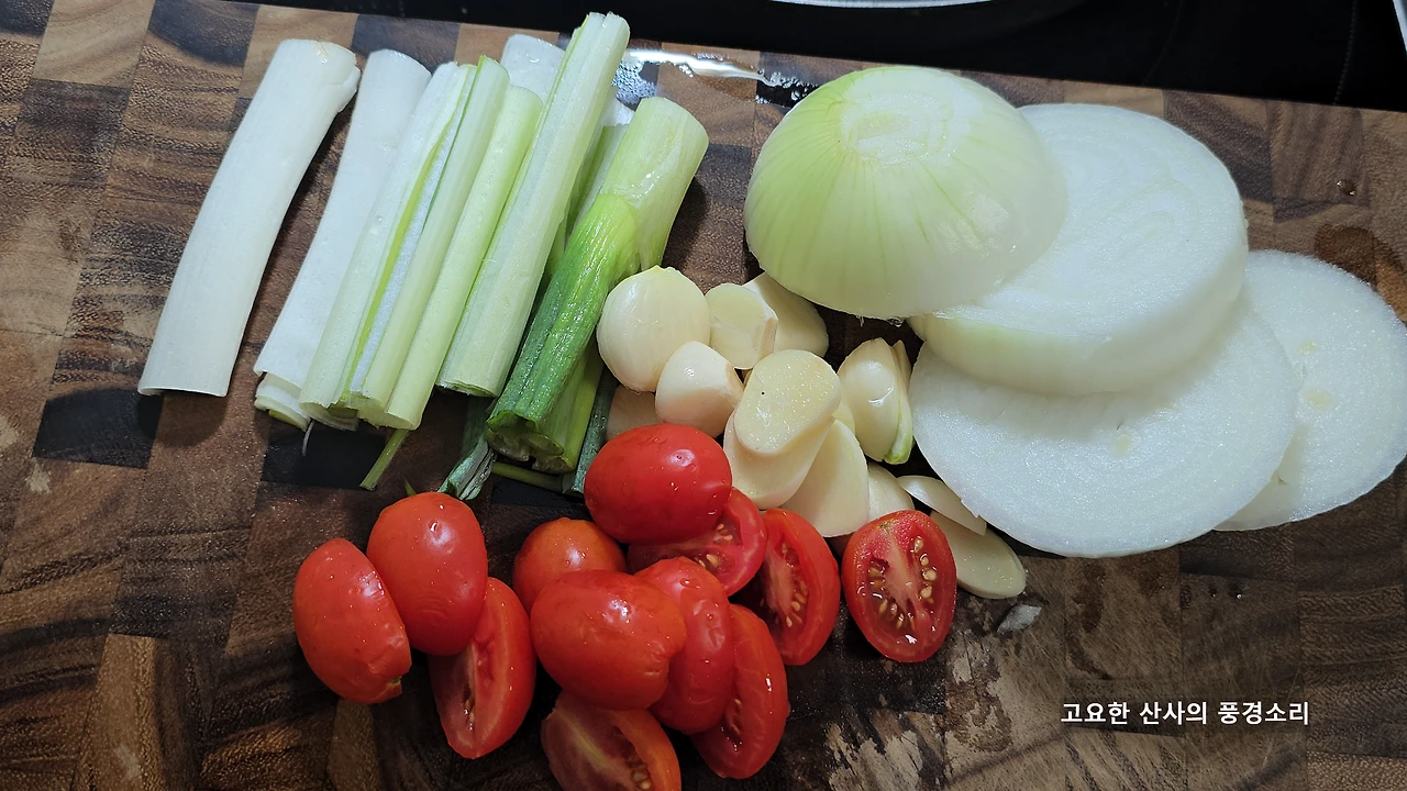 img.png?credential=yqXZFxpELC7KVnFOS48ylbz2pIh7yKj8&expires=1767193199&allow_ip=&allow_referer=&signature=X31Qh1Bo7V%2FcaNoRoofx%2FGjdhMo%3D