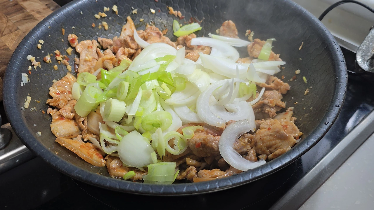 img.jpg?credential=yqXZFxpELC7KVnFOS48ylbz2pIh7yKj8&expires=1764514799&allow_ip=&allow_referer=&signature=3jsX0r%2BMmeQPSFNfLuhA1Pi0jpg%3D