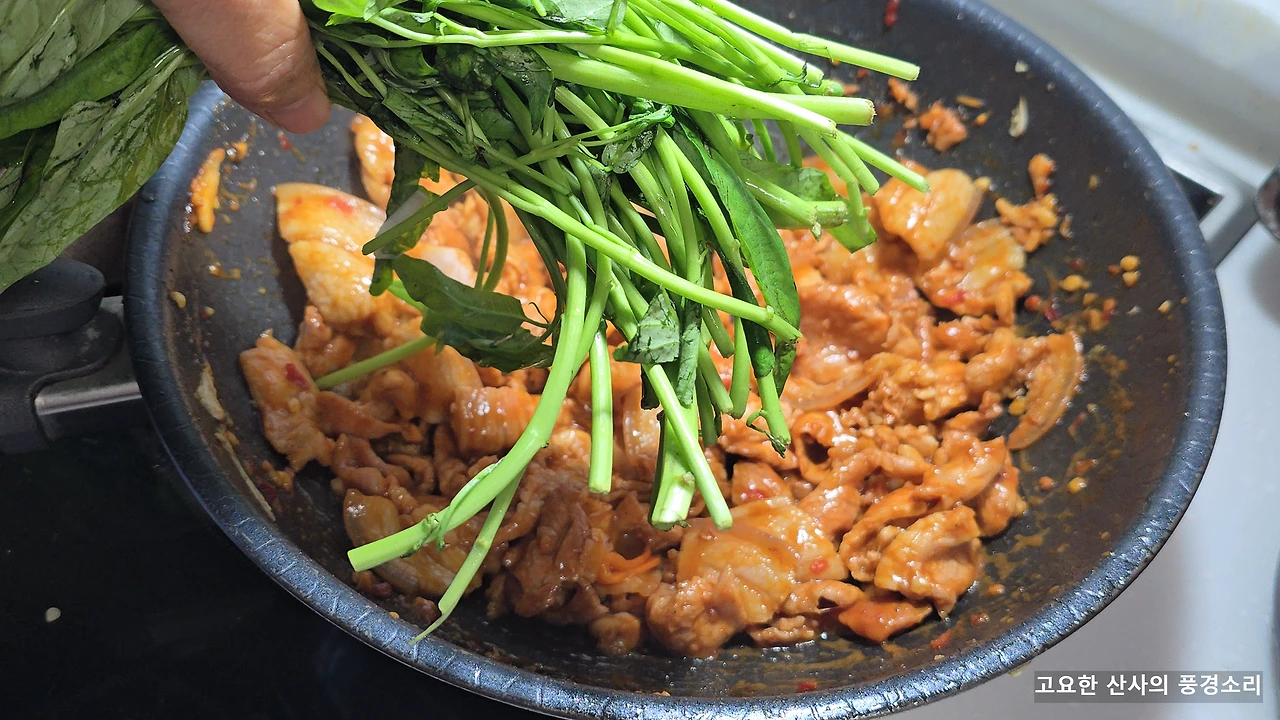 img.png?credential=yqXZFxpELC7KVnFOS48ylbz2pIh7yKj8&expires=1764514799&allow_ip=&allow_referer=&signature=xKdnOCrKuRp%2Fol5C%2BxazvGRUQrU%3D