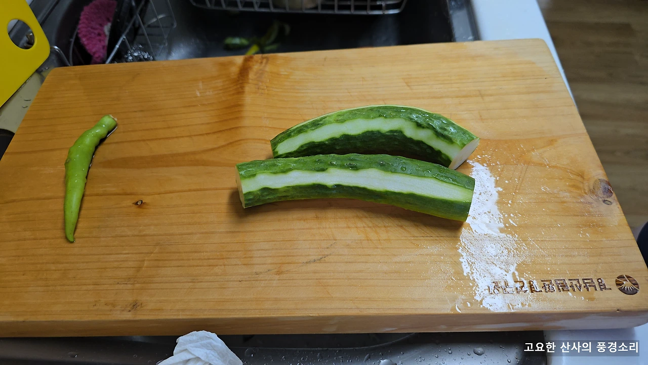 img.png?credential=yqXZFxpELC7KVnFOS48ylbz2pIh7yKj8&expires=1759244399&allow_ip=&allow_referer=&signature=Xe8uuY0iQ1O%2F0HvCjkOhp3lDzqk%3D