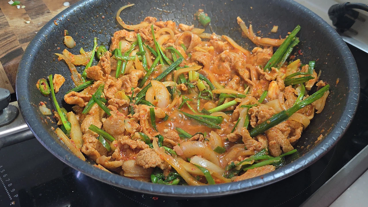 img.jpg?credential=yqXZFxpELC7KVnFOS48ylbz2pIh7yKj8&expires=1759244399&allow_ip=&allow_referer=&signature=HjtJnlHH7HecBNJ7UGH0PSadtPc%3D