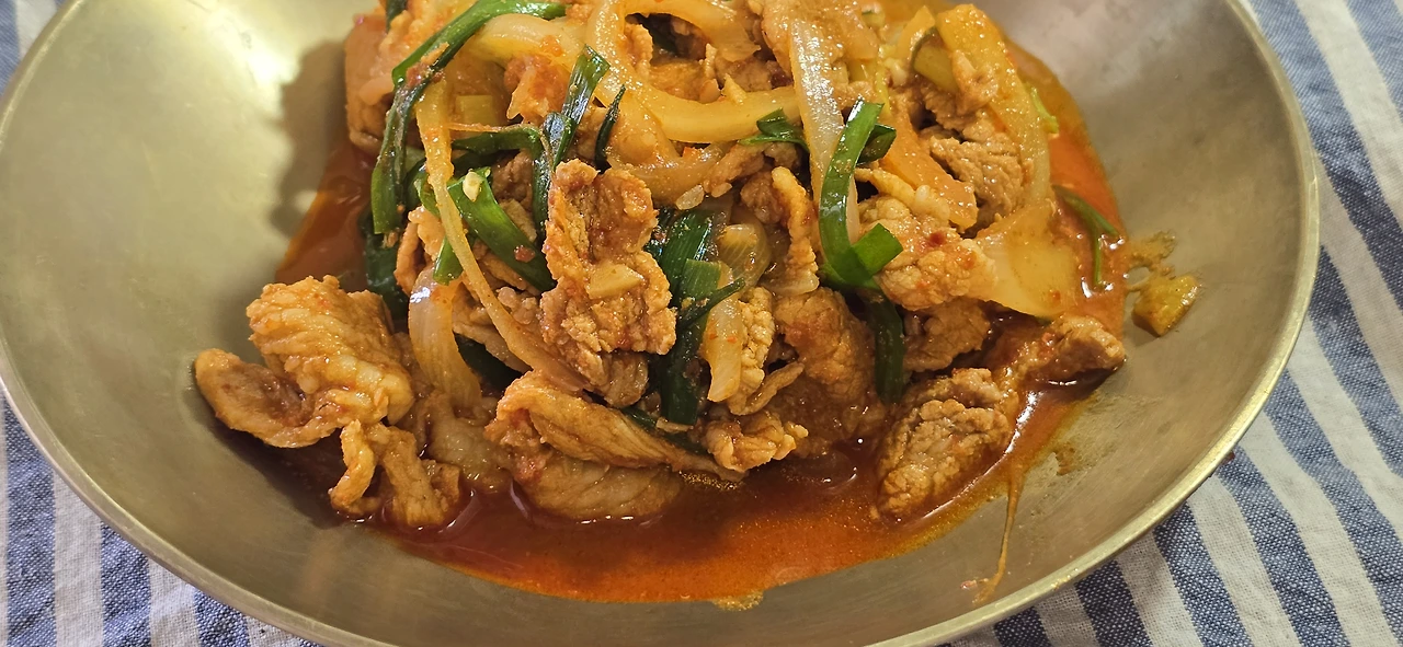 img.jpg?credential=yqXZFxpELC7KVnFOS48ylbz2pIh7yKj8&expires=1759244399&allow_ip=&allow_referer=&signature=N3dKMggJAWW7h4OGO9iVSWO%2F2y4%3D