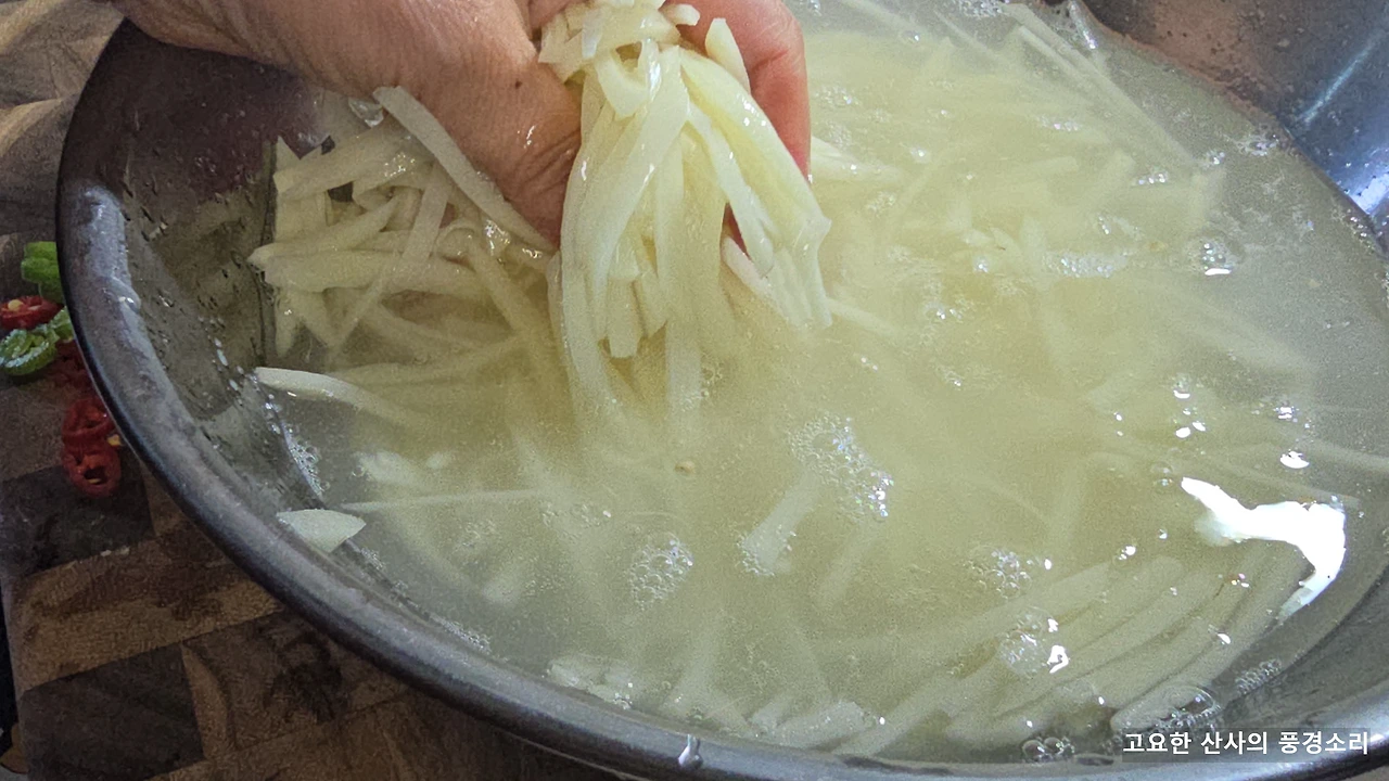 img.png?credential=yqXZFxpELC7KVnFOS48ylbz2pIh7yKj8&expires=1767193199&allow_ip=&allow_referer=&signature=rn393VpAdUxwx%2FeR%2FEXUqYae6BY%3D