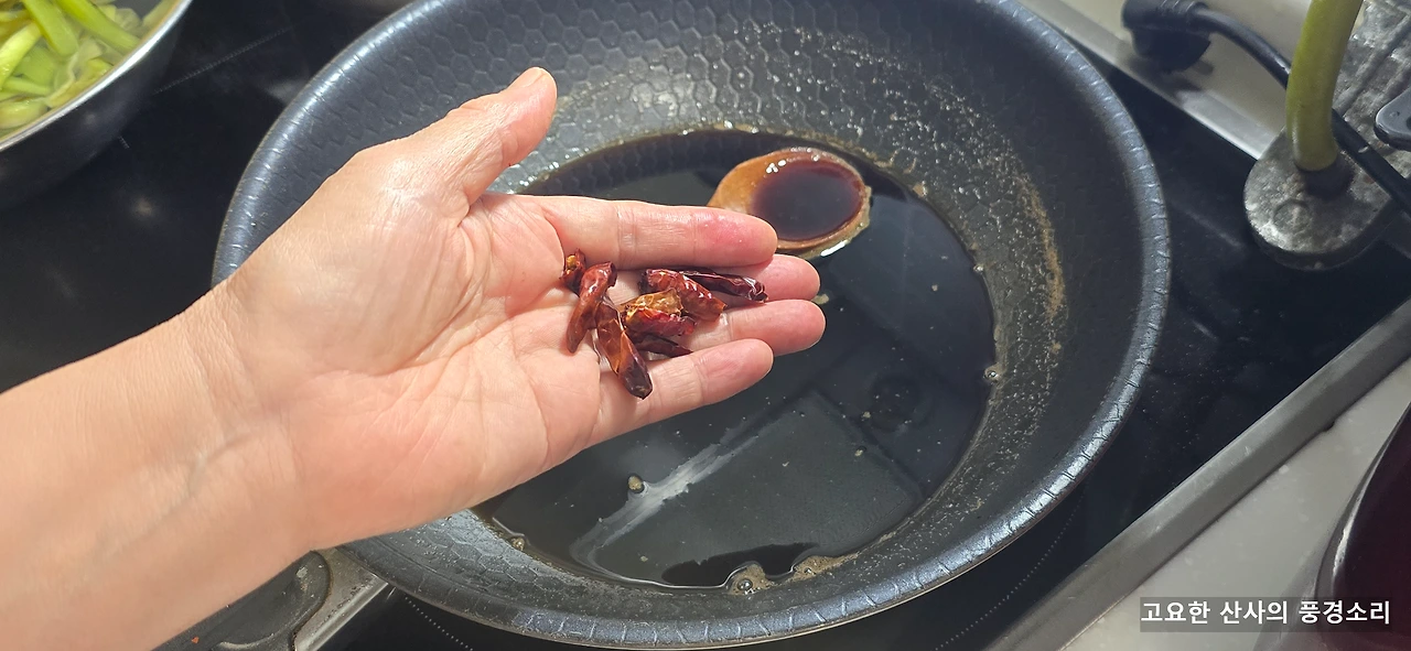 img.png?credential=yqXZFxpELC7KVnFOS48ylbz2pIh7yKj8&expires=1761922799&allow_ip=&allow_referer=&signature=whREGHU1sOICZ08ya%2BuLUFmd7kA%3D