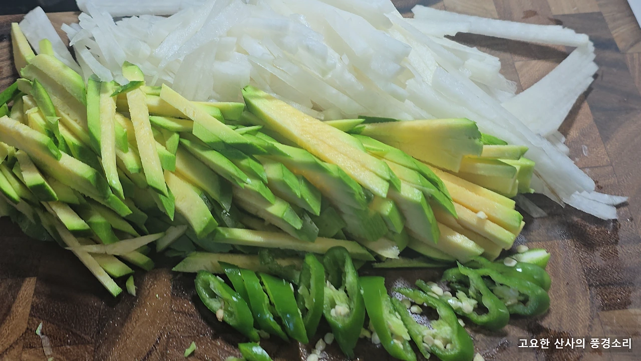 img.png?credential=yqXZFxpELC7KVnFOS48ylbz2pIh7yKj8&expires=1767193199&allow_ip=&allow_referer=&signature=setH439BNOEsrO6cKWMW0ww%2BZ9w%3D