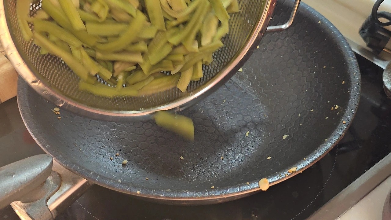 img.jpg?credential=yqXZFxpELC7KVnFOS48ylbz2pIh7yKj8&expires=1759244399&allow_ip=&allow_referer=&signature=FICXRtXDw5NdPyMSXOfL3Em7dYg%3D