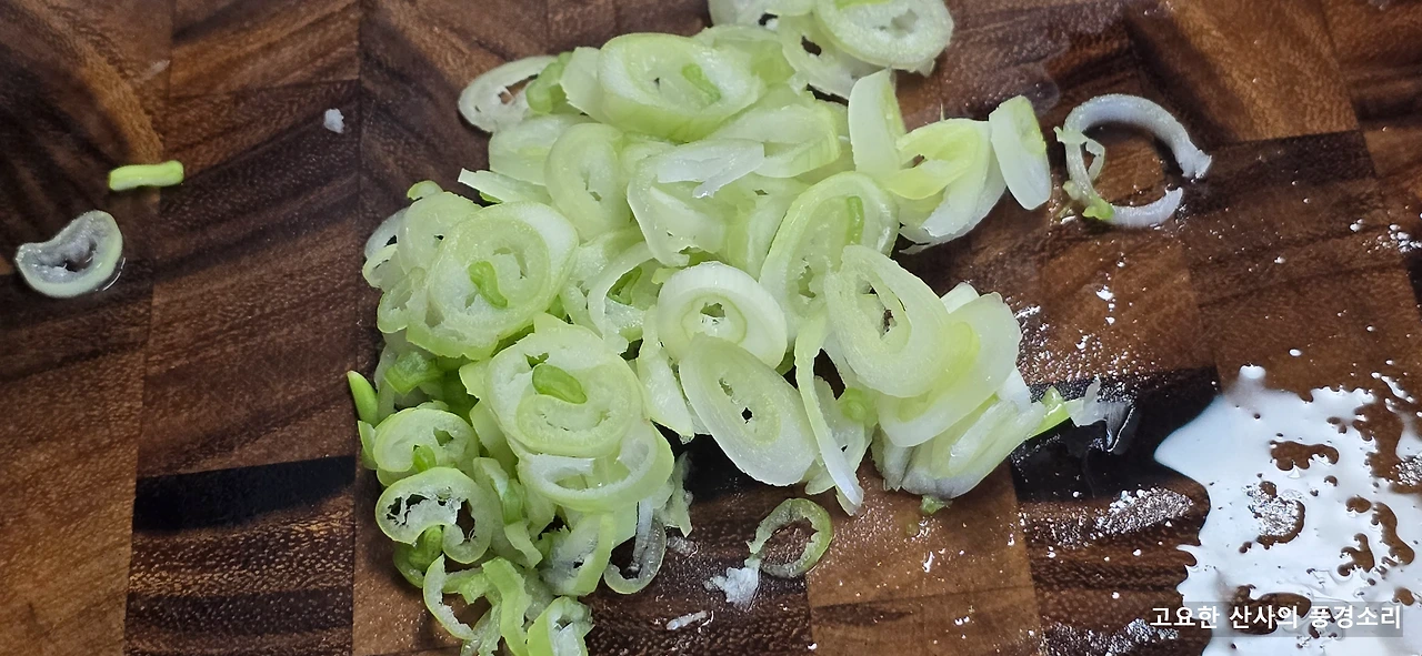 img.png?credential=yqXZFxpELC7KVnFOS48ylbz2pIh7yKj8&expires=1756652399&allow_ip=&allow_referer=&signature=FUFroSo9BK4X3Gou6kntQXe%2BEFY%3D