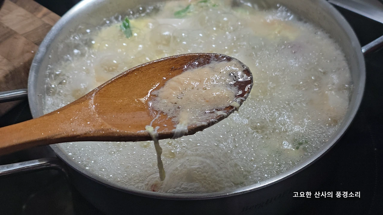 img.png?credential=yqXZFxpELC7KVnFOS48ylbz2pIh7yKj8&expires=1761922799&allow_ip=&allow_referer=&signature=a1hR0rs2aVbkMQXUi2KKzfAd6L0%3D