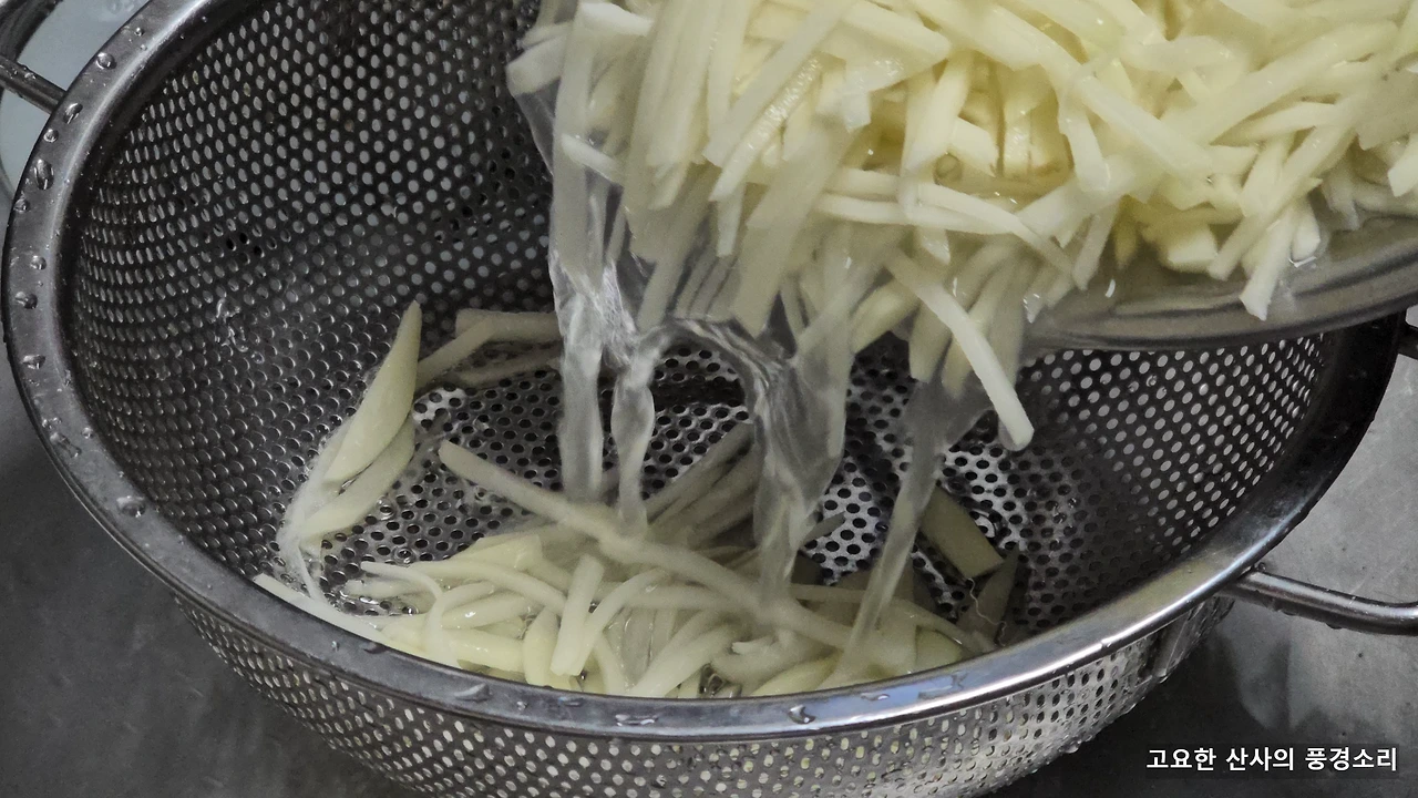 img.png?credential=yqXZFxpELC7KVnFOS48ylbz2pIh7yKj8&expires=1767193199&allow_ip=&allow_referer=&signature=nmS1Ldf9xXJOHu1FigZy8rb9KGw%3D