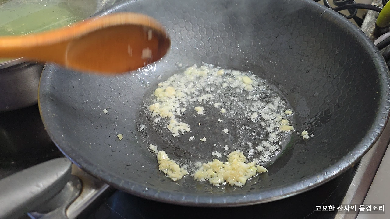 img.png?credential=yqXZFxpELC7KVnFOS48ylbz2pIh7yKj8&expires=1761922799&allow_ip=&allow_referer=&signature=WDpky2e4NhNseqLFTxMuAB7%2Bw1A%3D