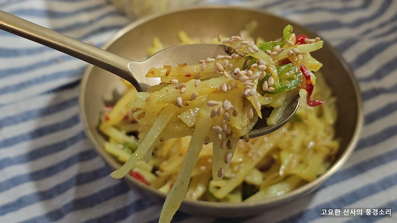 img.png?credential=yqXZFxpELC7KVnFOS48ylbz2pIh7yKj8&expires=1767193199&allow_ip=&allow_referer=&signature=%2B8LIKTs8ISmFLcmYh4yS0K7Y%2FCA%3D