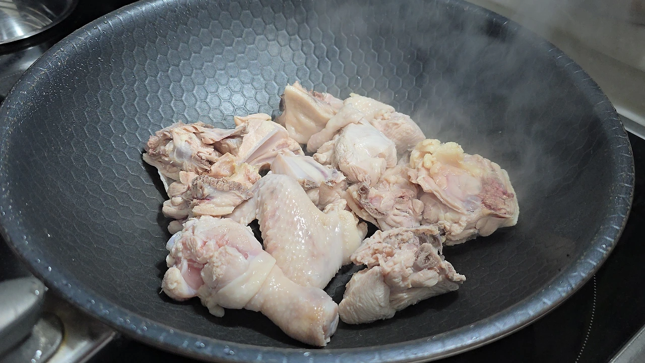 img.jpg?credential=yqXZFxpELC7KVnFOS48ylbz2pIh7yKj8&expires=1751295599&allow_ip=&allow_referer=&signature=vO5bI1YGcN0akDOAcMpLuILw160%3D