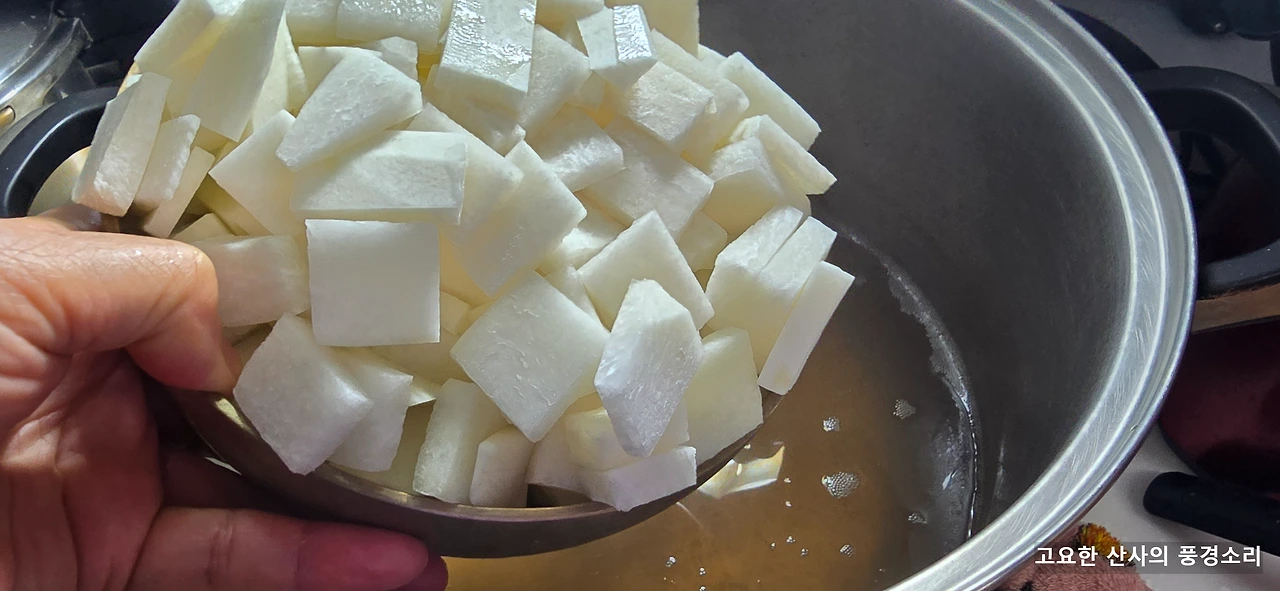 img.png?credential=yqXZFxpELC7KVnFOS48ylbz2pIh7yKj8&expires=1761922799&allow_ip=&allow_referer=&signature=BQ6uIKn%2BGFfmqkN4GE3RWPHU%2FwY%3D