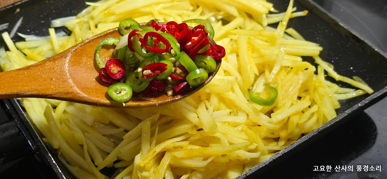 img.png?credential=yqXZFxpELC7KVnFOS48ylbz2pIh7yKj8&expires=1767193199&allow_ip=&allow_referer=&signature=hSv%2BQi12Y%2F2m9xPJyWn6J5VPJQw%3D