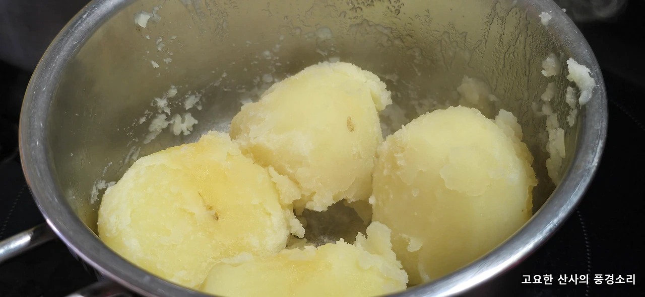 img.png?credential=yqXZFxpELC7KVnFOS48ylbz2pIh7yKj8&expires=1756652399&allow_ip=&allow_referer=&signature=iYCOl5NkXnNRa6KT92bn4j4BqV0%3D