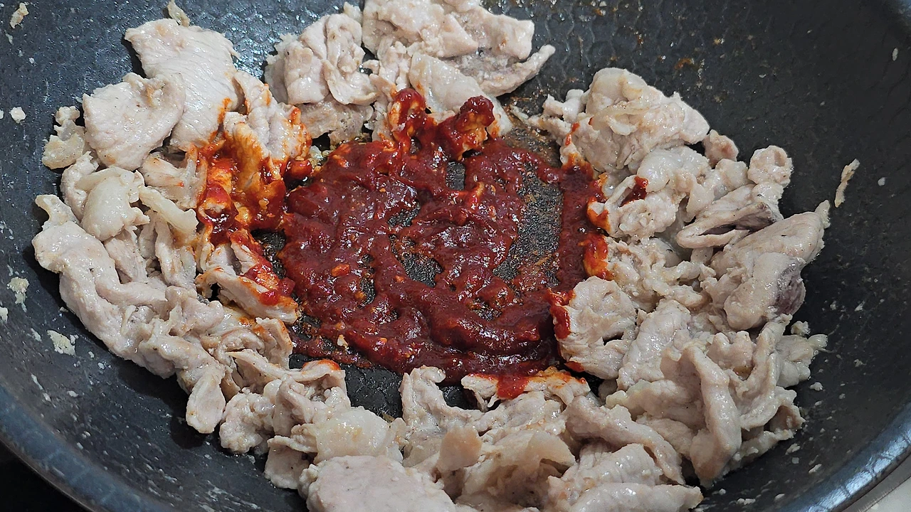 img.jpg?credential=yqXZFxpELC7KVnFOS48ylbz2pIh7yKj8&expires=1759244399&allow_ip=&allow_referer=&signature=RcLweGx9iCphQxX1V5VEepdijr8%3D