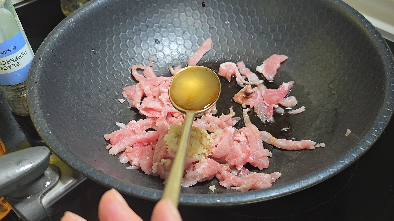 img.jpg?credential=yqXZFxpELC7KVnFOS48ylbz2pIh7yKj8&expires=1761922799&allow_ip=&allow_referer=&signature=V%2FD243ShAokVh9QphEHe8VCoBIo%3D