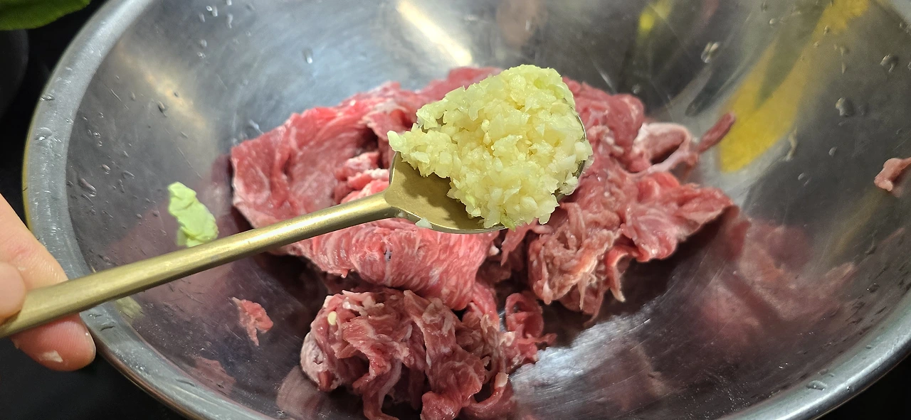 img.jpg?credential=yqXZFxpELC7KVnFOS48ylbz2pIh7yKj8&expires=1761922799&allow_ip=&allow_referer=&signature=2%2FKSWF9Fxdfm0ZxjO59aSw4GiXs%3D