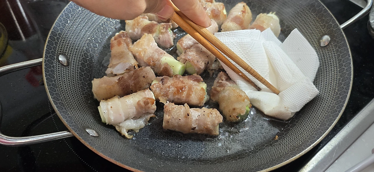 img.jpg?credential=yqXZFxpELC7KVnFOS48ylbz2pIh7yKj8&expires=1756652399&allow_ip=&allow_referer=&signature=AA1hpqsVEBP1UW%2F8FpY%2BwOdhxK8%3D