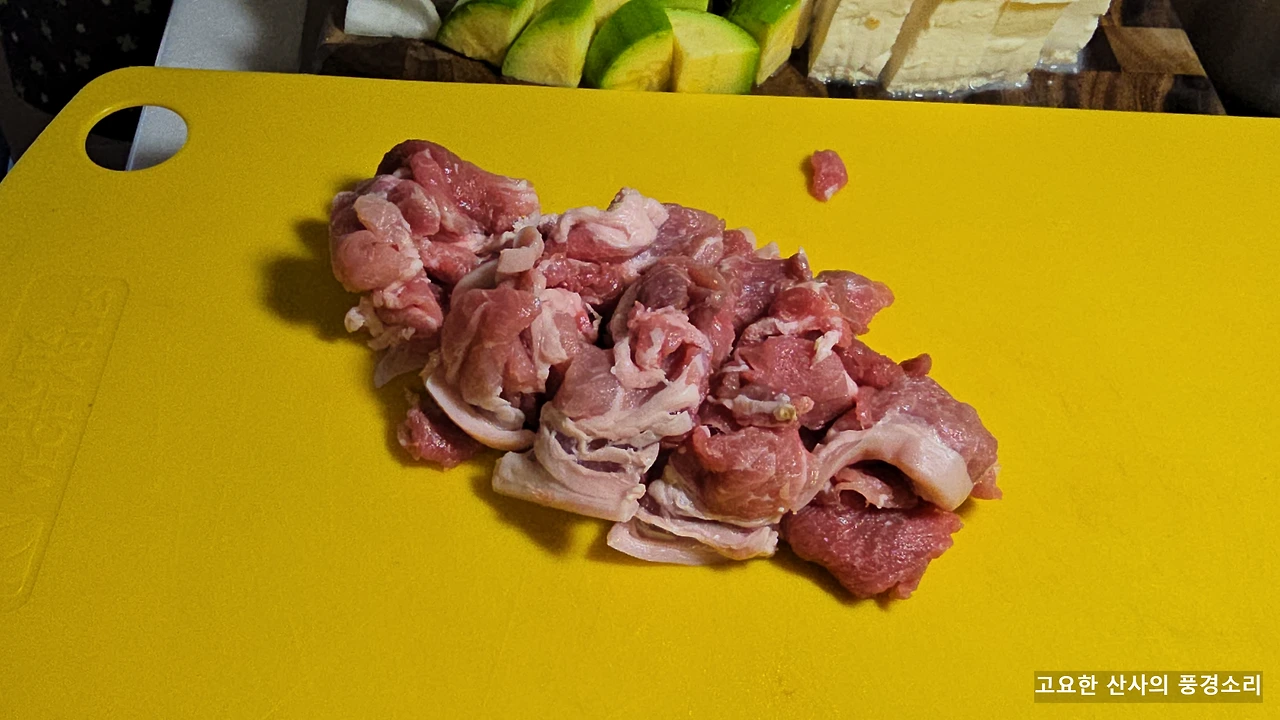 img.png?credential=yqXZFxpELC7KVnFOS48ylbz2pIh7yKj8&expires=1767193199&allow_ip=&allow_referer=&signature=QkMz1BLNmPq30im7eO5IaUIPcPA%3D