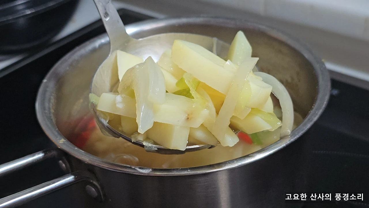 img.png?credential=yqXZFxpELC7KVnFOS48ylbz2pIh7yKj8&expires=1753973999&allow_ip=&allow_referer=&signature=x2Xzkn3xa6R0PvF6CZYntZYyOFY%3D