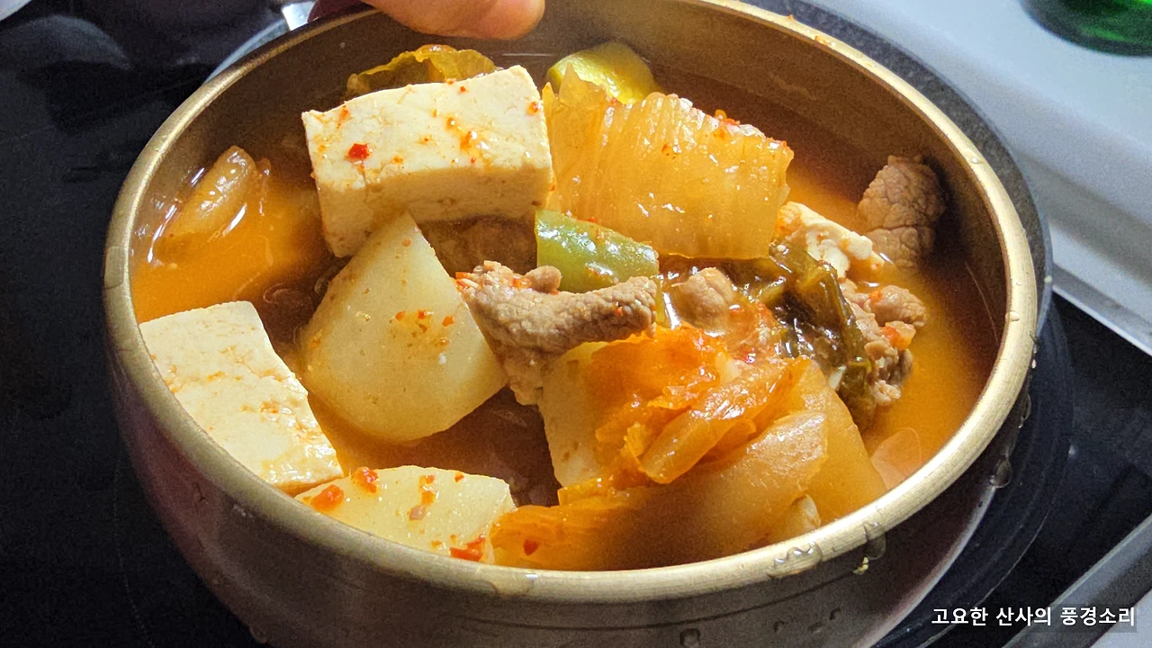 img.png?credential=yqXZFxpELC7KVnFOS48ylbz2pIh7yKj8&expires=1767193199&allow_ip=&allow_referer=&signature=r0HH%2BNf4Q%2BmMNGkoBsA96C3TkrI%3D