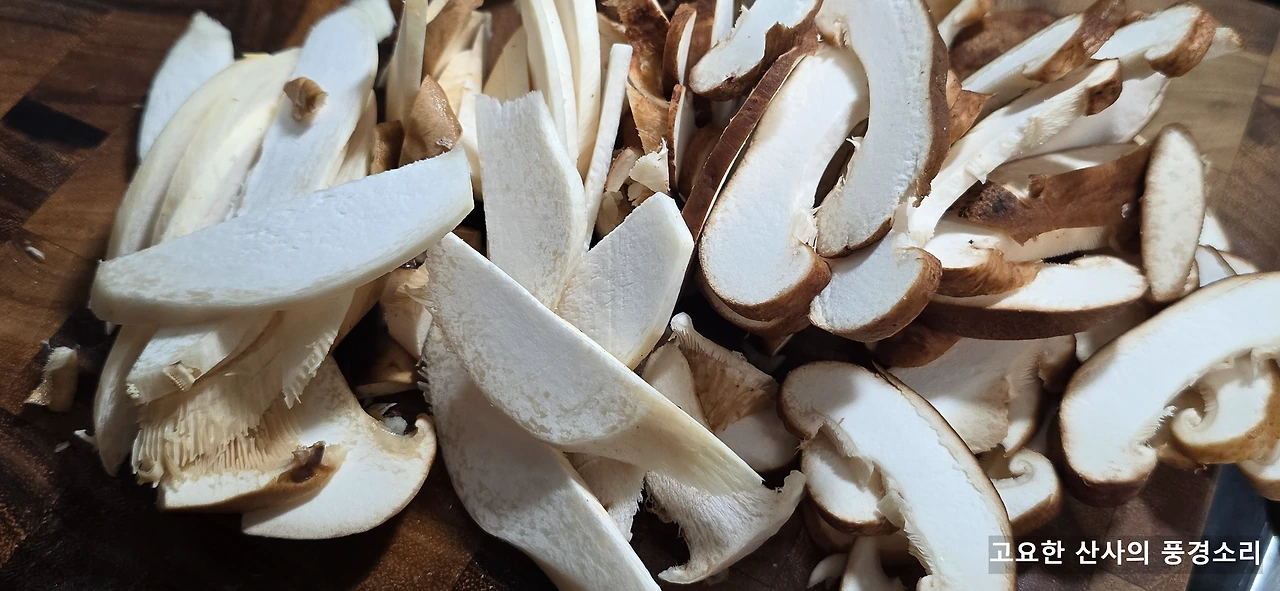 img.png?credential=yqXZFxpELC7KVnFOS48ylbz2pIh7yKj8&expires=1751295599&allow_ip=&allow_referer=&signature=fB6sBQLmbjt2i0wJcqmYsLS1BMs%3D