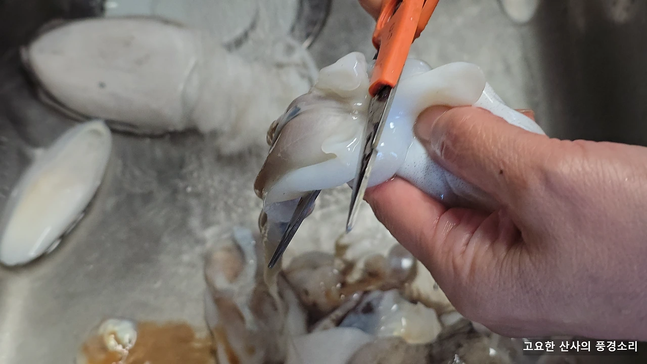 img.png?credential=yqXZFxpELC7KVnFOS48ylbz2pIh7yKj8&expires=1764514799&allow_ip=&allow_referer=&signature=GMStgPRzq%2BiAdfQoTIuXtOP0HyU%3D