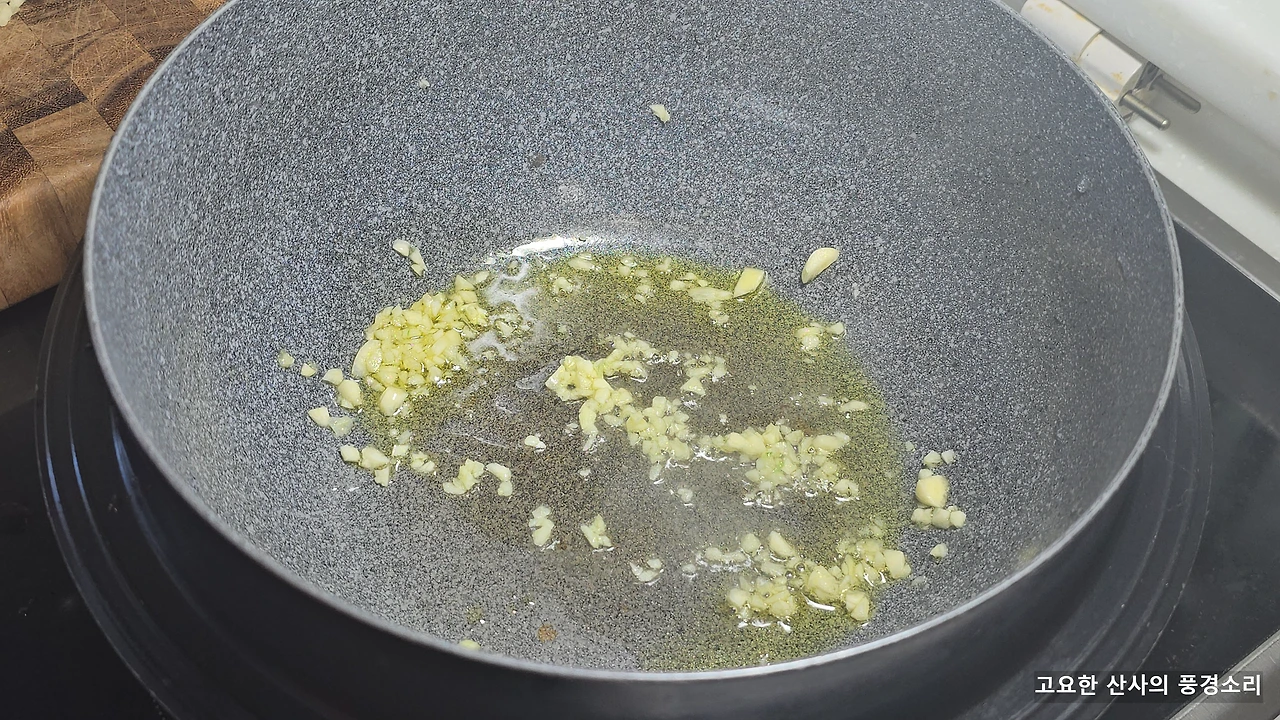 img.png?credential=yqXZFxpELC7KVnFOS48ylbz2pIh7yKj8&expires=1767193199&allow_ip=&allow_referer=&signature=YQA1DKxcuPDbhAdjvq0W6WGcze8%3D