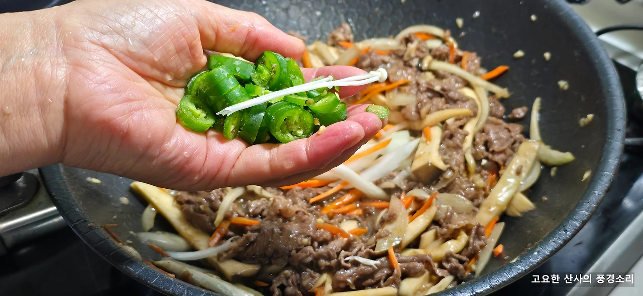 img.png?credential=yqXZFxpELC7KVnFOS48ylbz2pIh7yKj8&expires=1764514799&allow_ip=&allow_referer=&signature=Z8XMr6eLQ9o0sMl12apFgArs2N0%3D