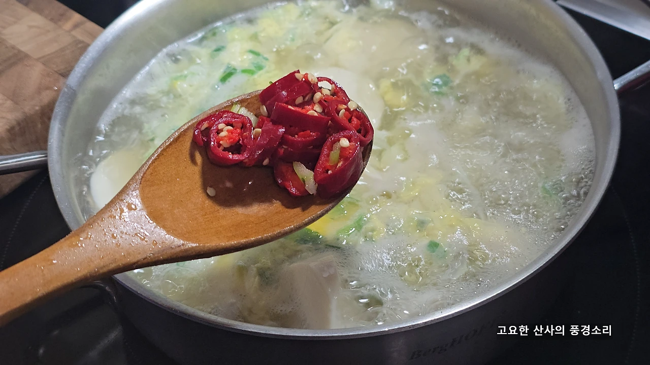 img.png?credential=yqXZFxpELC7KVnFOS48ylbz2pIh7yKj8&expires=1761922799&allow_ip=&allow_referer=&signature=igS28gKaTV5YAwy25jFUCoqOu3c%3D