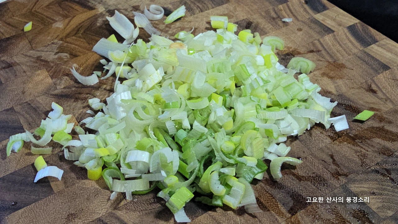 img.png?credential=yqXZFxpELC7KVnFOS48ylbz2pIh7yKj8&expires=1761922799&allow_ip=&allow_referer=&signature=Wg5cg6S0spbXuH7%2Bw4UIsjTYDKw%3D