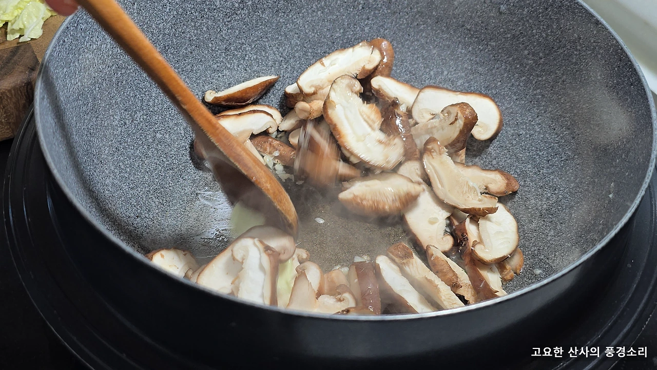 img.png?credential=yqXZFxpELC7KVnFOS48ylbz2pIh7yKj8&expires=1769871599&allow_ip=&allow_referer=&signature=0WTkTkW%2BDTq%2FBVKpJW8TgdYAdDE%3D