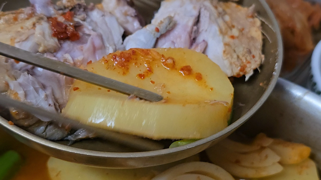 img.jpg?credential=yqXZFxpELC7KVnFOS48ylbz2pIh7yKj8&expires=1759244399&allow_ip=&allow_referer=&signature=OQeLqPEtw4pYCVGsnTmUG1fXZZI%3D