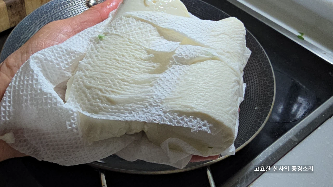 img.png?credential=yqXZFxpELC7KVnFOS48ylbz2pIh7yKj8&expires=1767193199&allow_ip=&allow_referer=&signature=mVR33oo8UdF5SukIhpN32t5OokM%3D